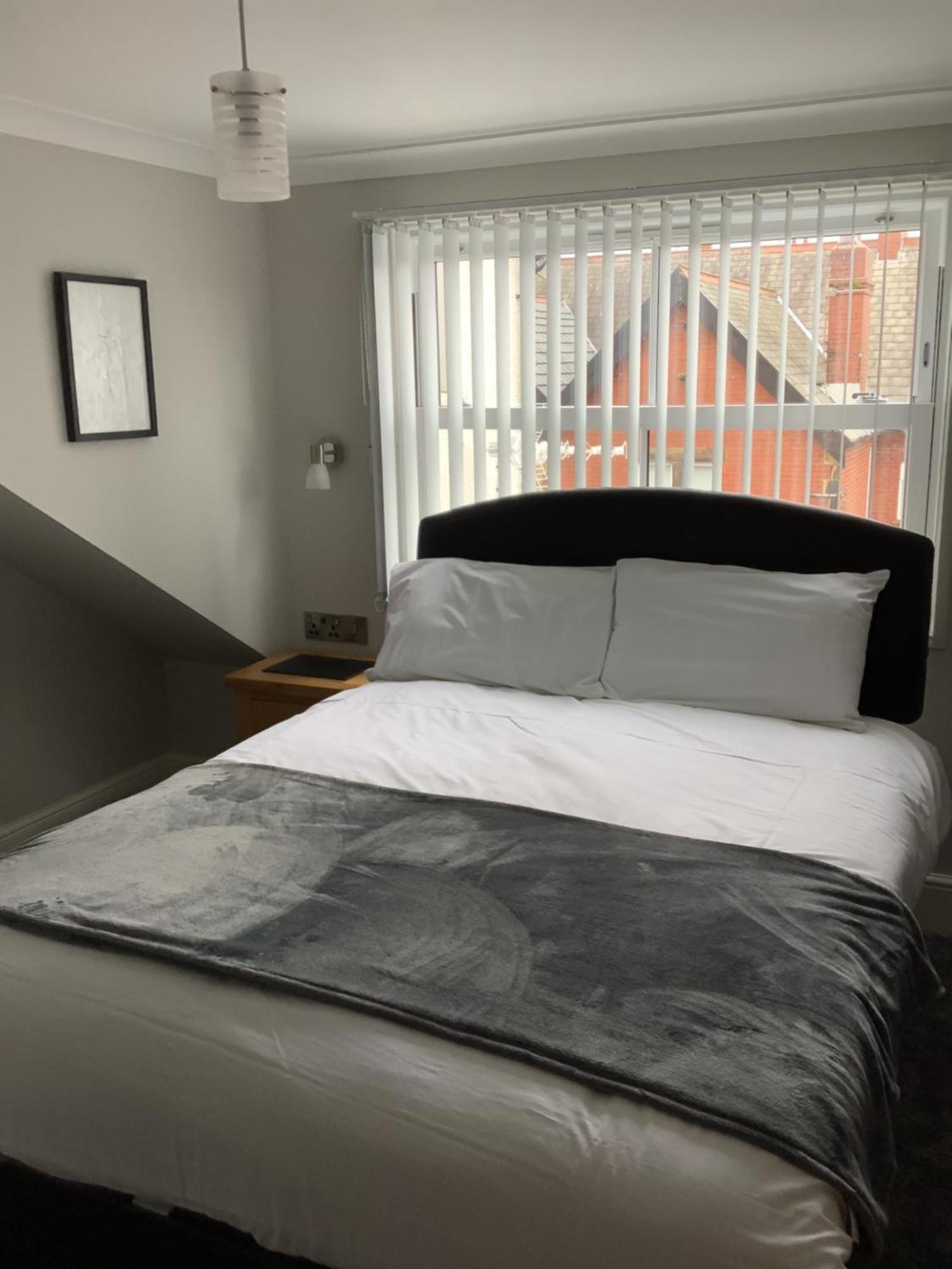 Jeffersons Abbey Road Serviced Apartments (Adults Only) Barrow-in-Furness Habitación foto